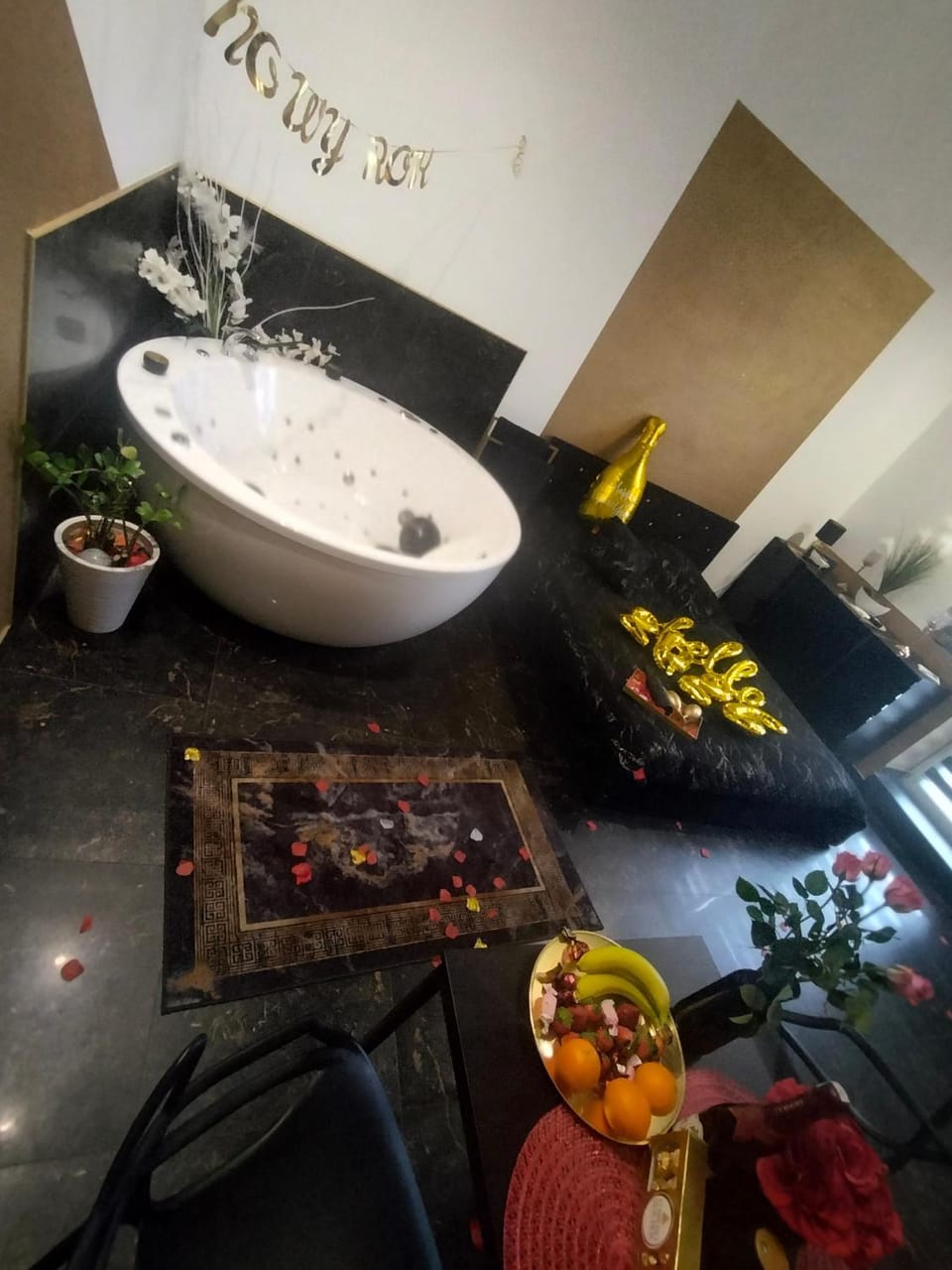 Apartament Złoty z Jacuzzi Apartment in Greater Poland Voivodeship