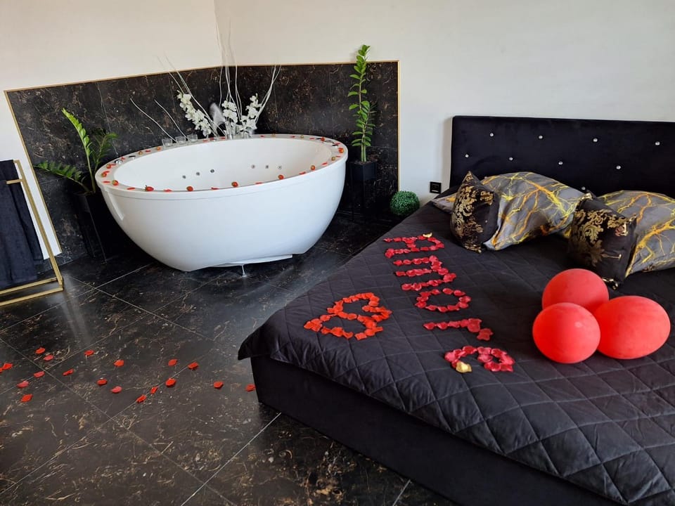Apartament Złoty z Jacuzzi Apartment in Greater Poland Voivodeship