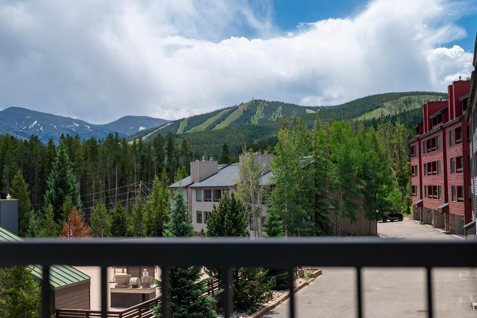 Natural landscape, Skiing, View (from property/room), Mountain view