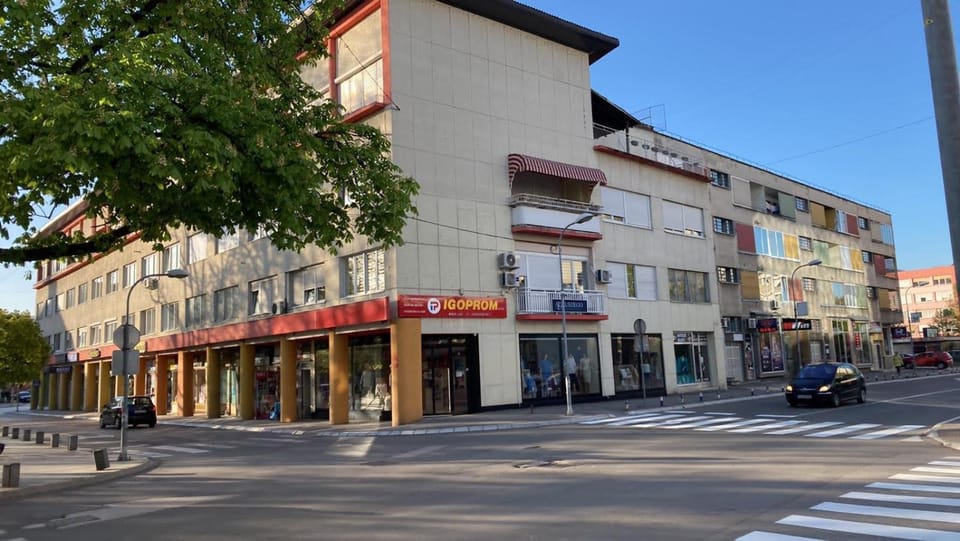 Property building, Neighbourhood