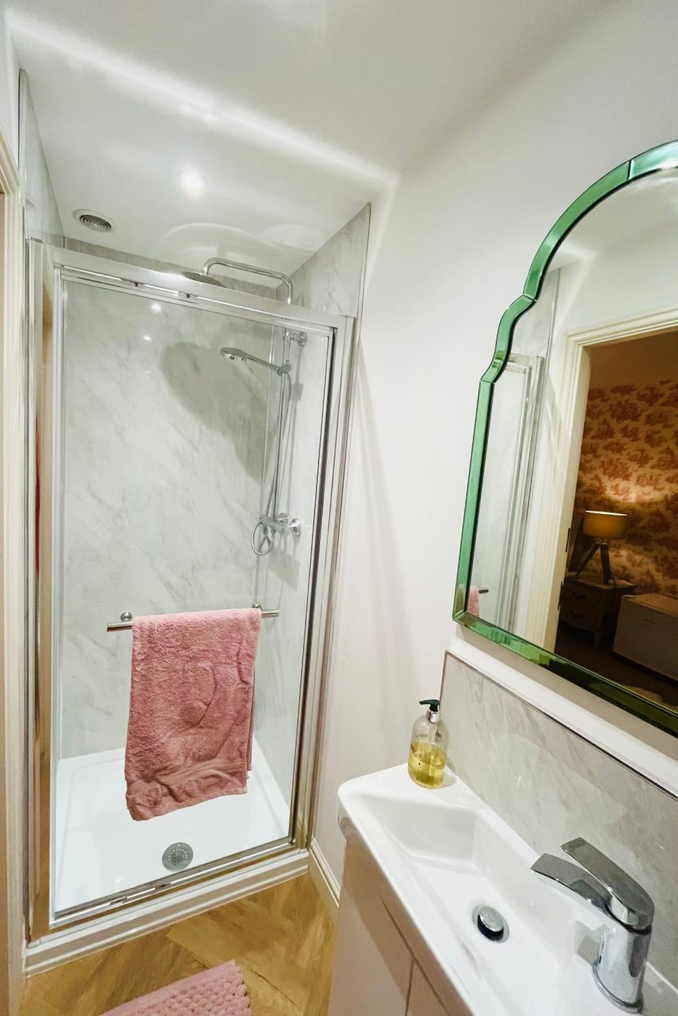 Shower, towels