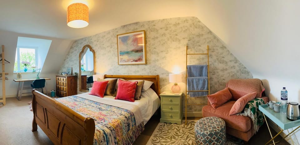Number 2, Spacious Rooms, Near Ironbridge! Bed and Breakfast in Telford