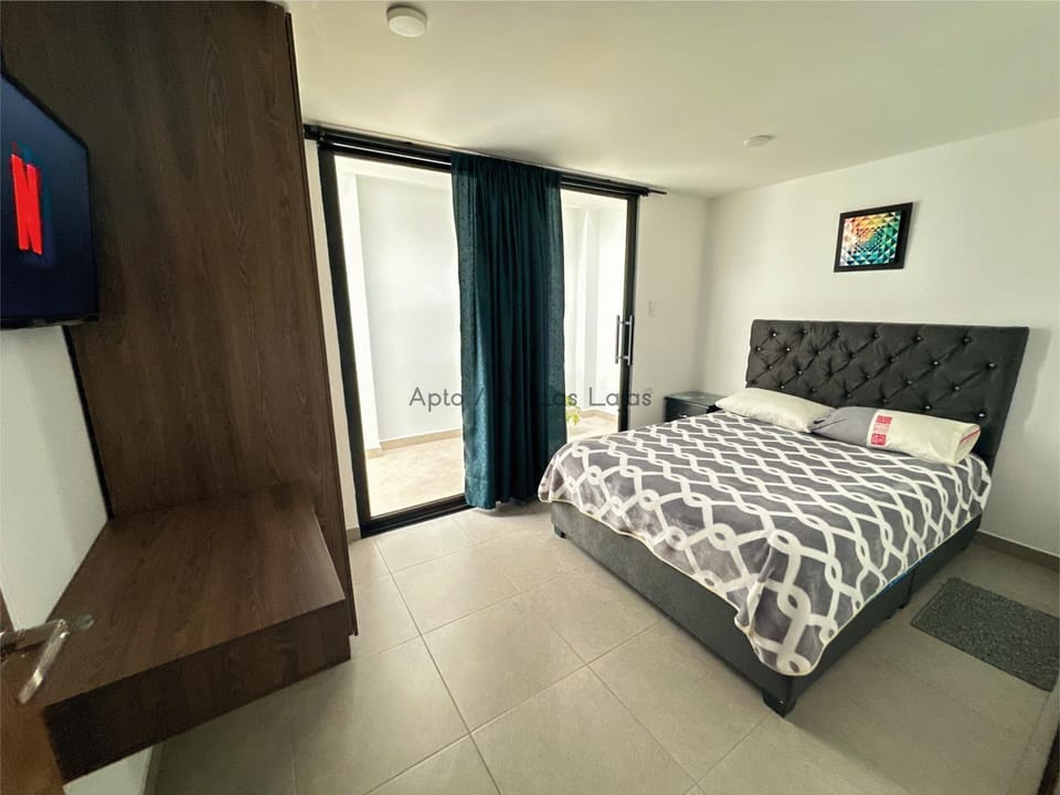 Bed, TV and multimedia, Photo of the whole room, Bedroom, wardrobe