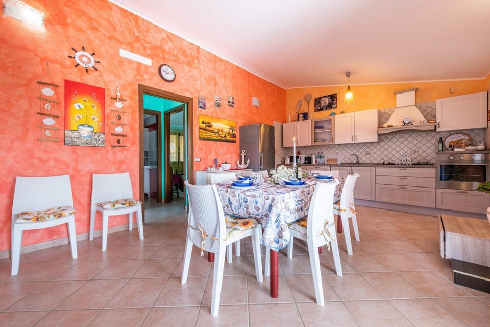 Property building, Kitchen or kitchenette, Living room