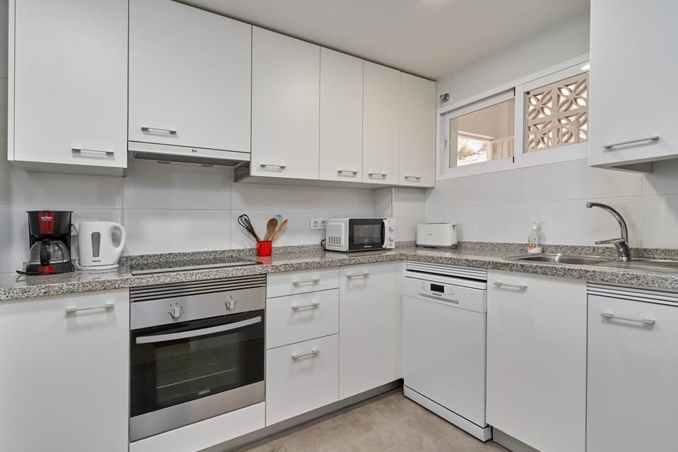 Kitchen or kitchenette, Living room
