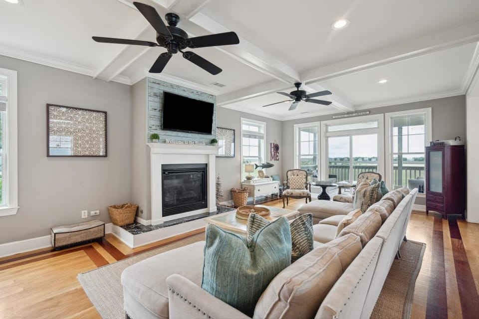 616 E Erie Driftwood Marsh and River Views Private Pool House in Folly Beach