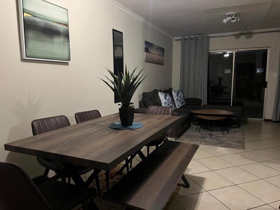 Centurion: Chilled Townhouse Apartment in Pretoria