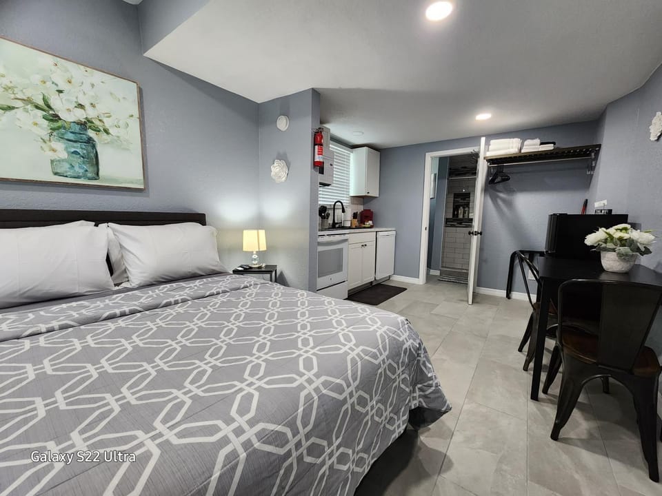 Private Getaway Studio ! Apartment in Lakeland