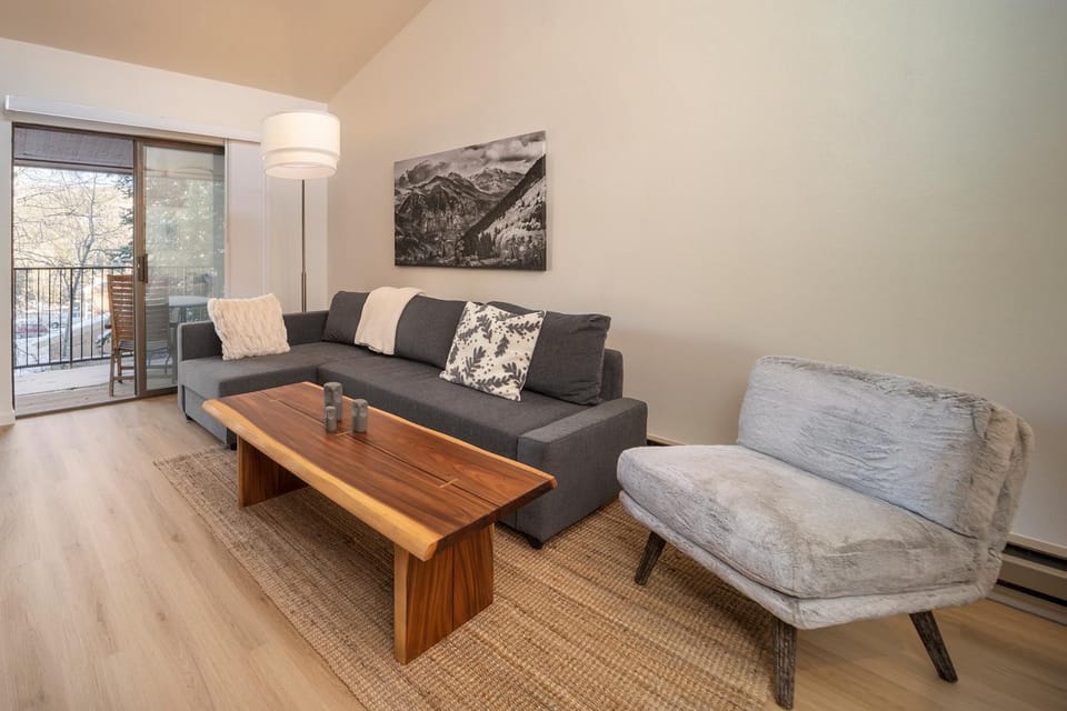 Balcony/Terrace, Living room, Seating area, furniture
