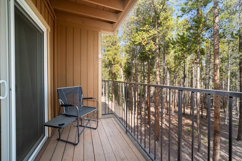 Natural landscape, Balcony/Terrace, Seating area, furniture