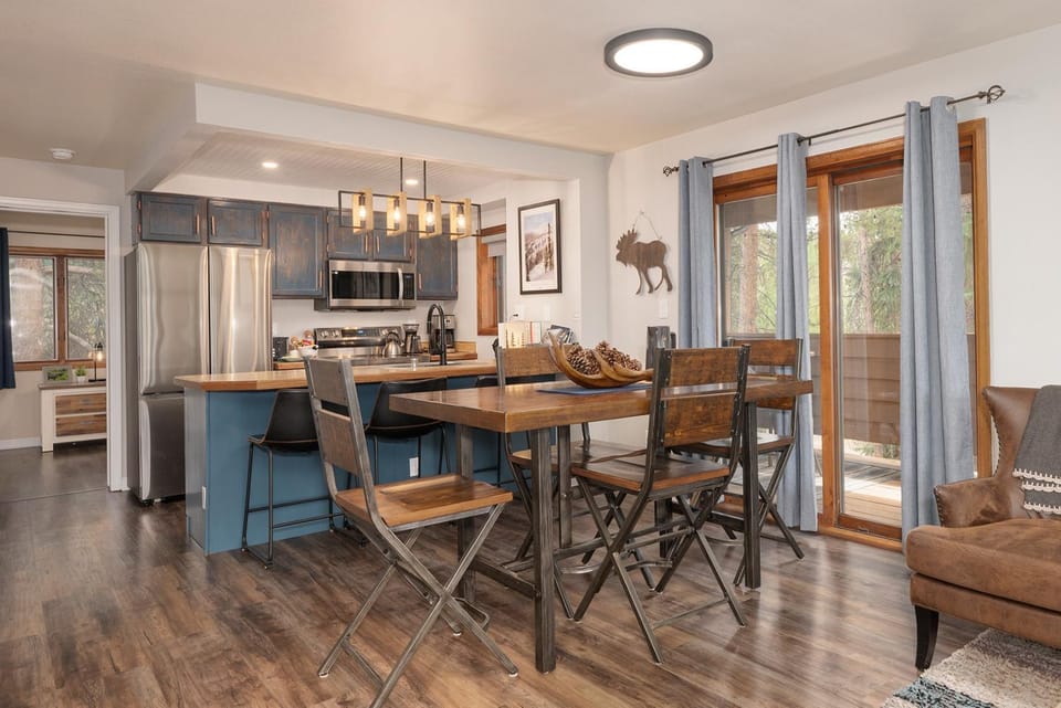 Kitchen or kitchenette, Dining area, dishwasher, furniture, microwave