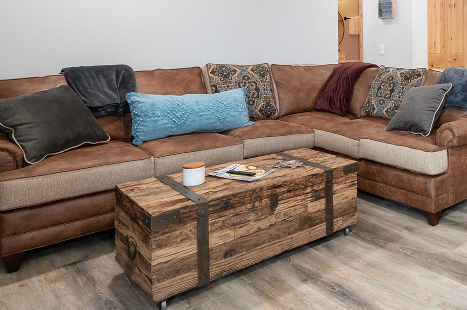 Living room, Seating area, furniture