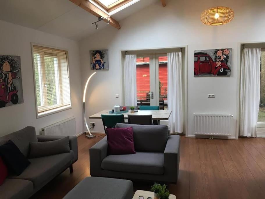 Heerlijk huis in een prachtige bosrijke omgeving. House in Putten