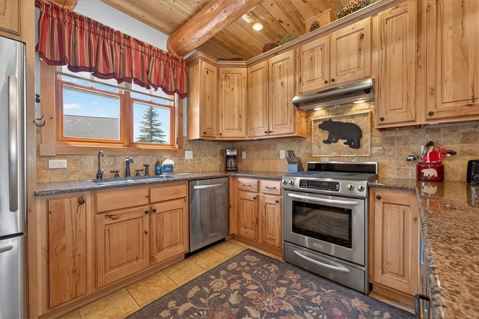 Day, Natural landscape, Kitchen or kitchenette, oven, stove