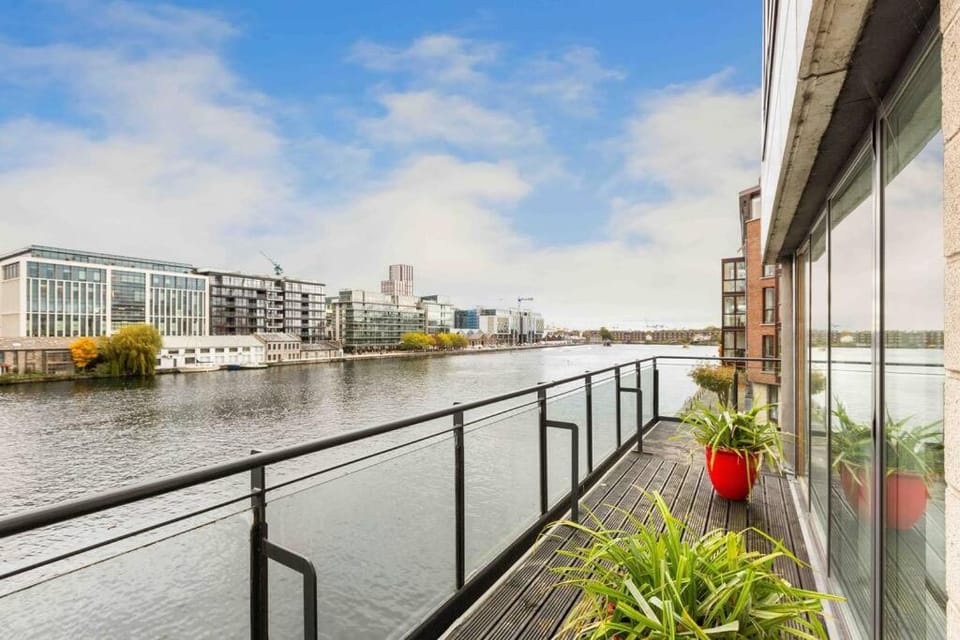 Waterfront Luxury Apartment in Dublin