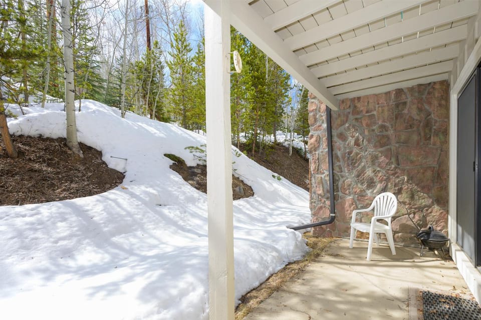 Patio, Natural landscape, Winter, Seating area