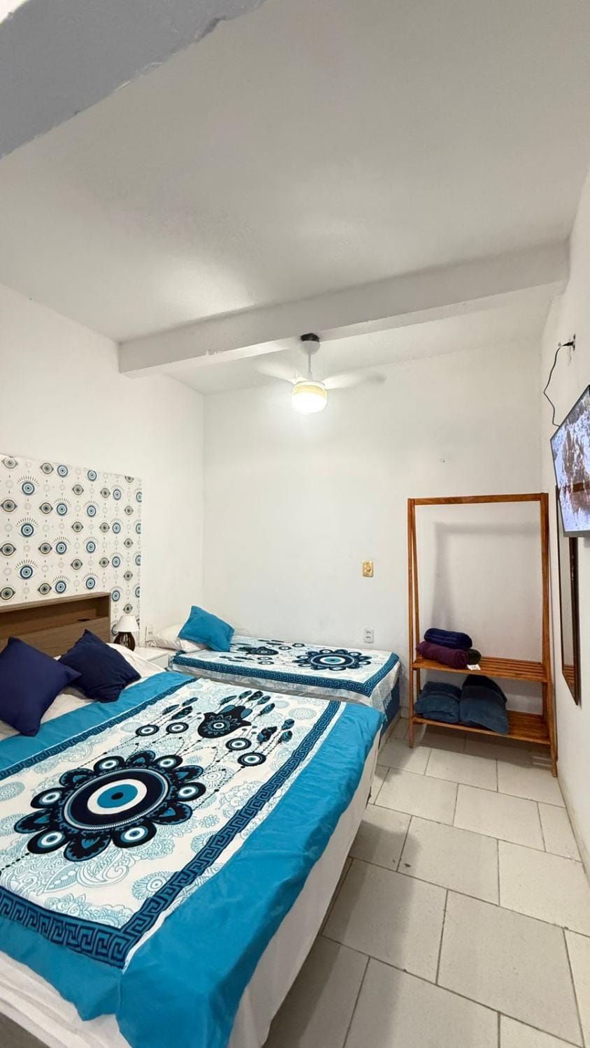 Bed, TV and multimedia, Photo of the whole room, towels