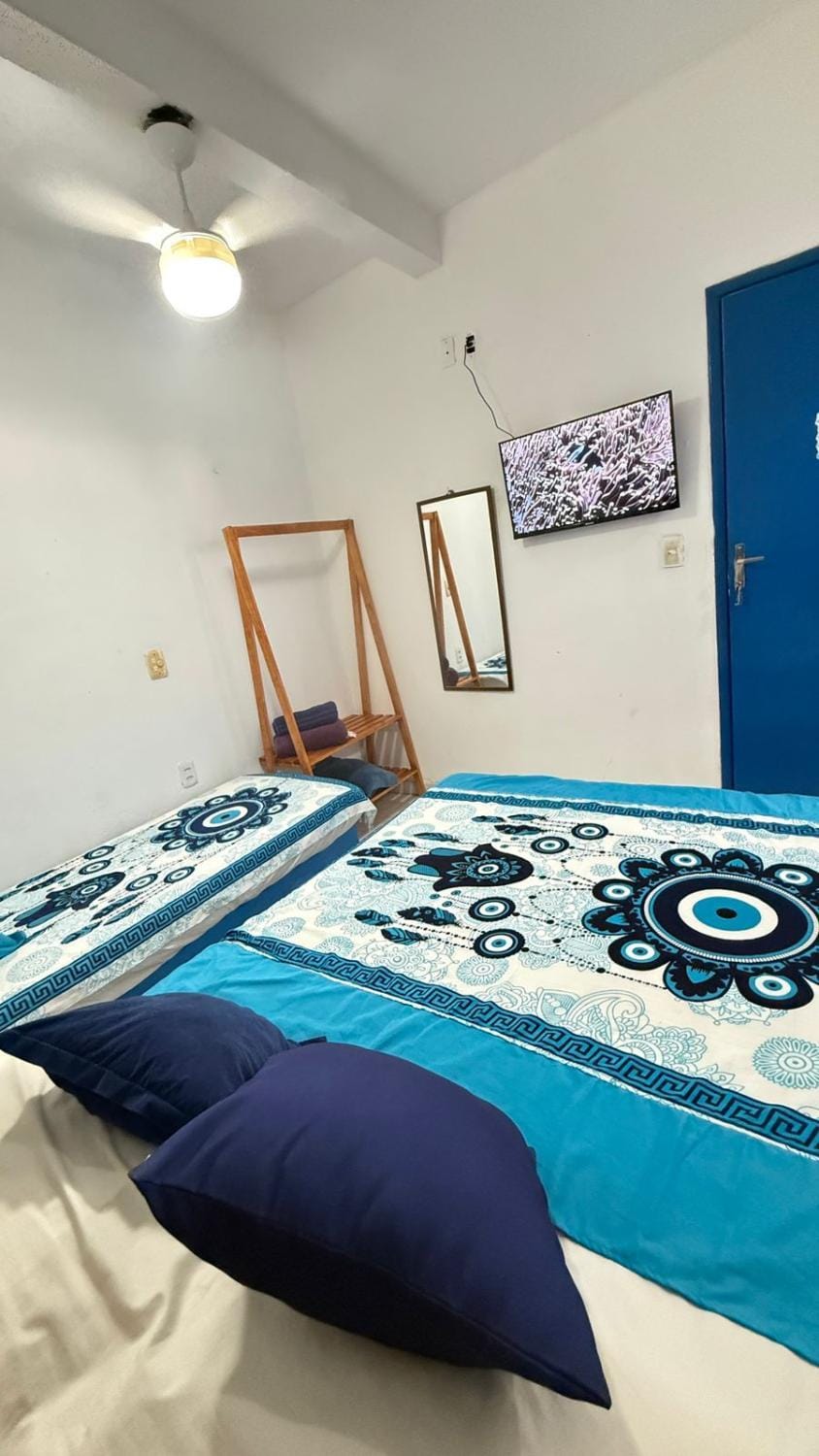 TV and multimedia, Photo of the whole room, Decorative detail, Bedroom, internet