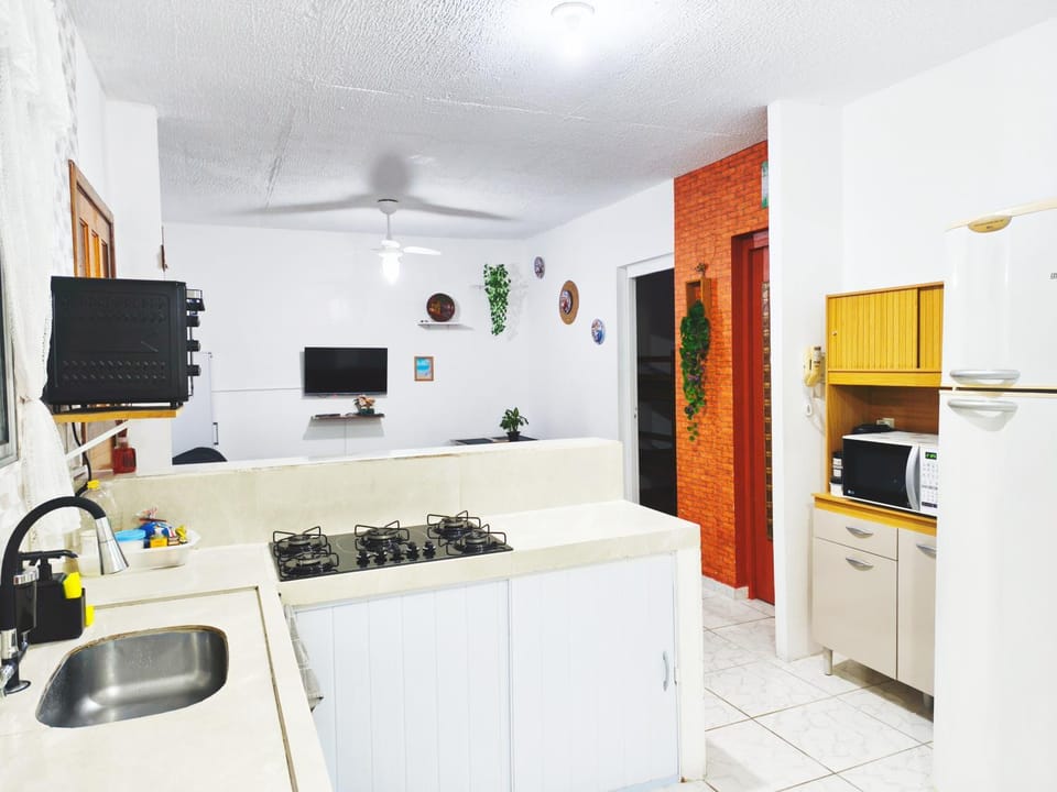 TV and multimedia, Kitchen or kitchenette, oven, stove