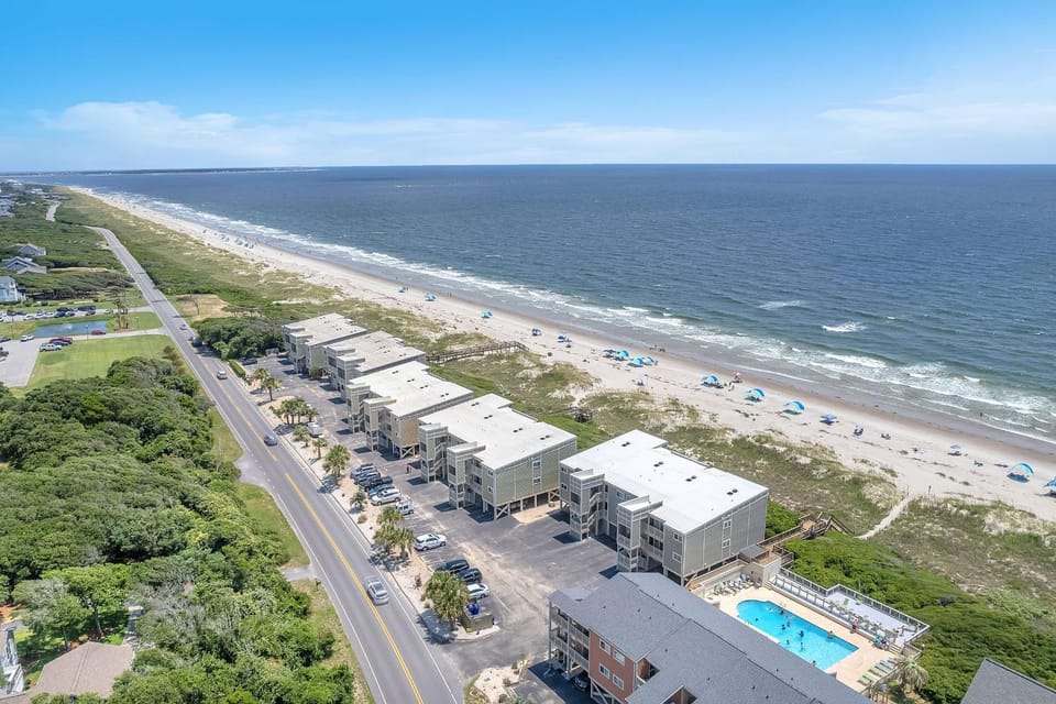 Sandy Shore by Oak Island Accommodations Apartment in Caswell Beach