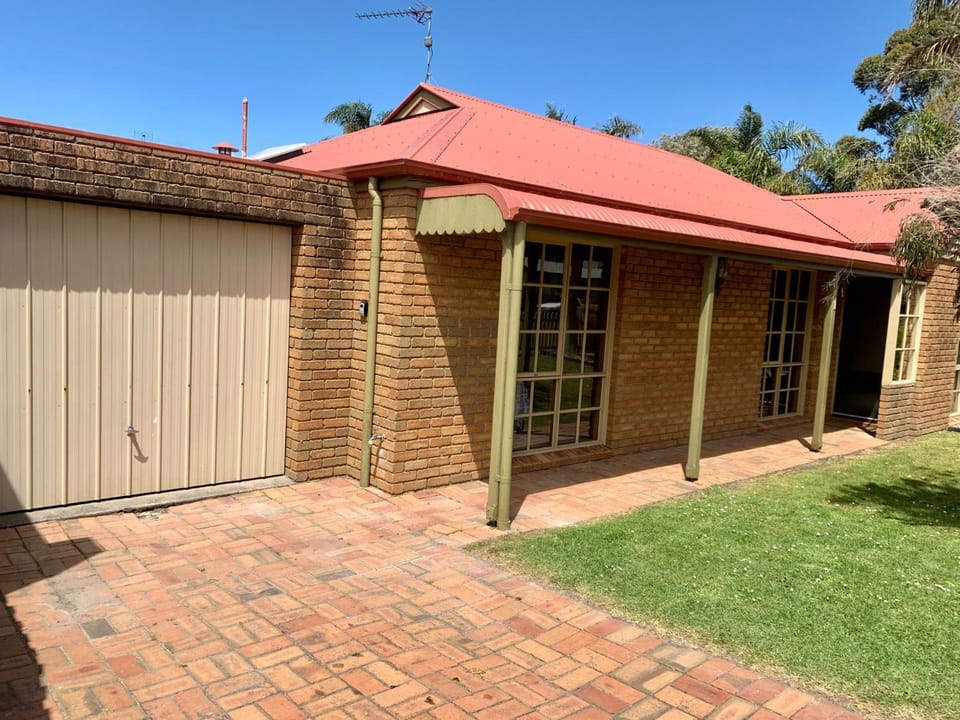 Palm Waters 1 House in Inverloch