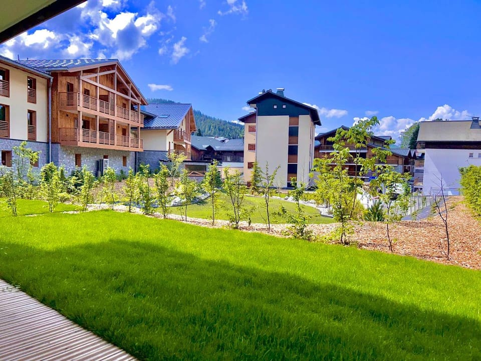 Luxueux Appartement au Centre des Gets avec Jardin, Proche Pistes, 3 Chambres, Wi-Fi, Parking - FR-1-623-338 Apartment in Les Gets