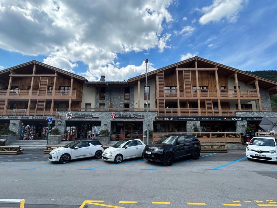 Luxueux Appartement au Centre des Gets avec Jardin, Proche Pistes, 3 Chambres, Wi-Fi, Parking - FR-1-623-338 Apartment in Les Gets
