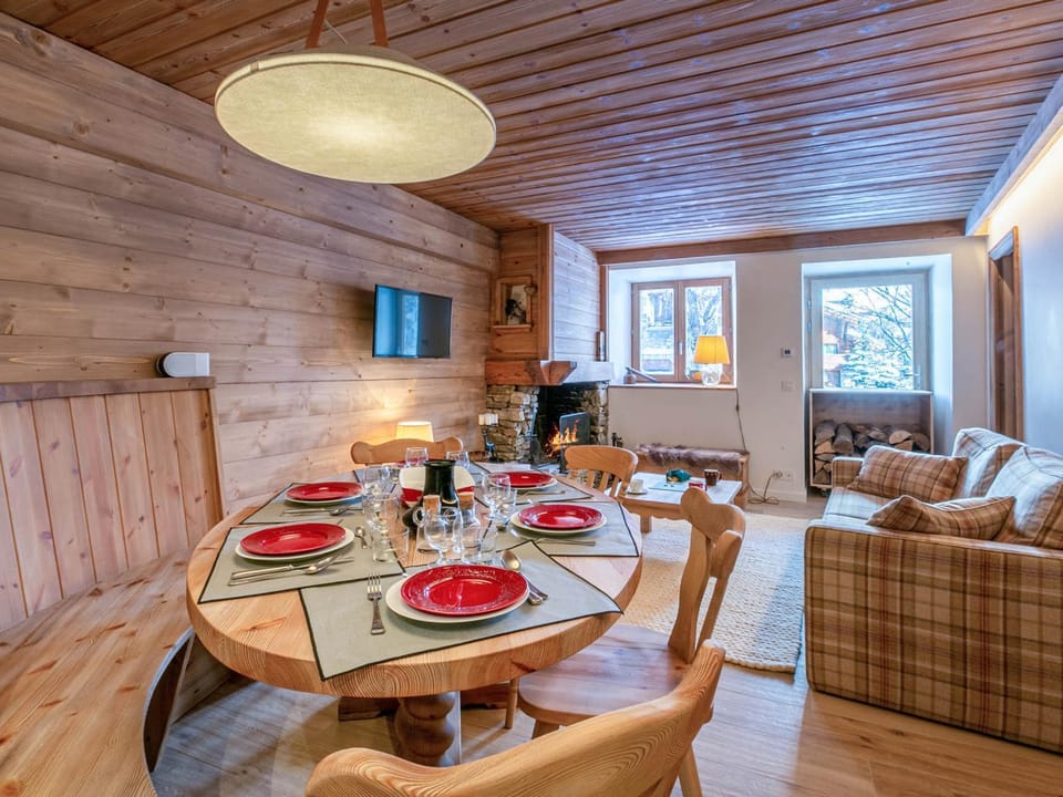 Élégant appartement rénové avec wifi au cœur du vieux Val-d'Isère, proche des pistes et commodités - FR-1-694-313 Apartment in Val dIsere