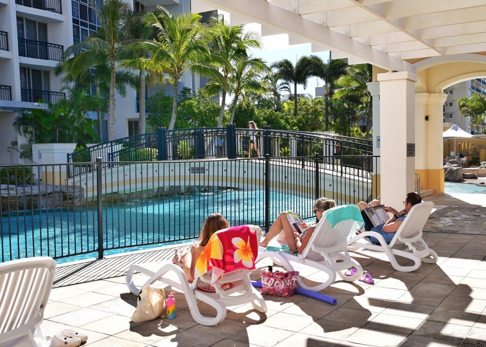 Stunning Apartment Best Ocean Views Surfers Apartment in Surfers Paradise