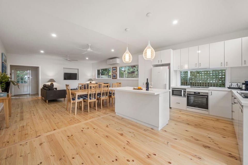 Overloaded with Beachside Charm House in Inverloch