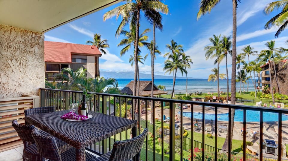 Patio, View (from property/room), Balcony/Terrace, Pool view, Sea view, Swimming pool