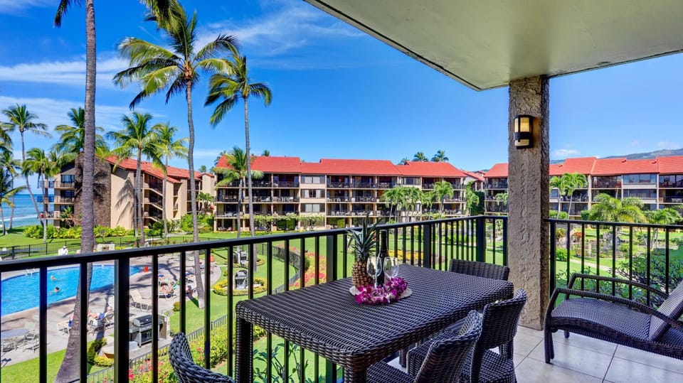 View (from property/room), Balcony/Terrace, Pool view, Sea view, Swimming pool