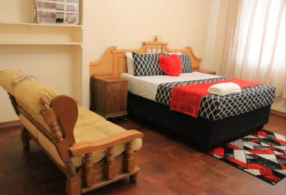 Wampex guest house Bed and Breakfast in Pretoria