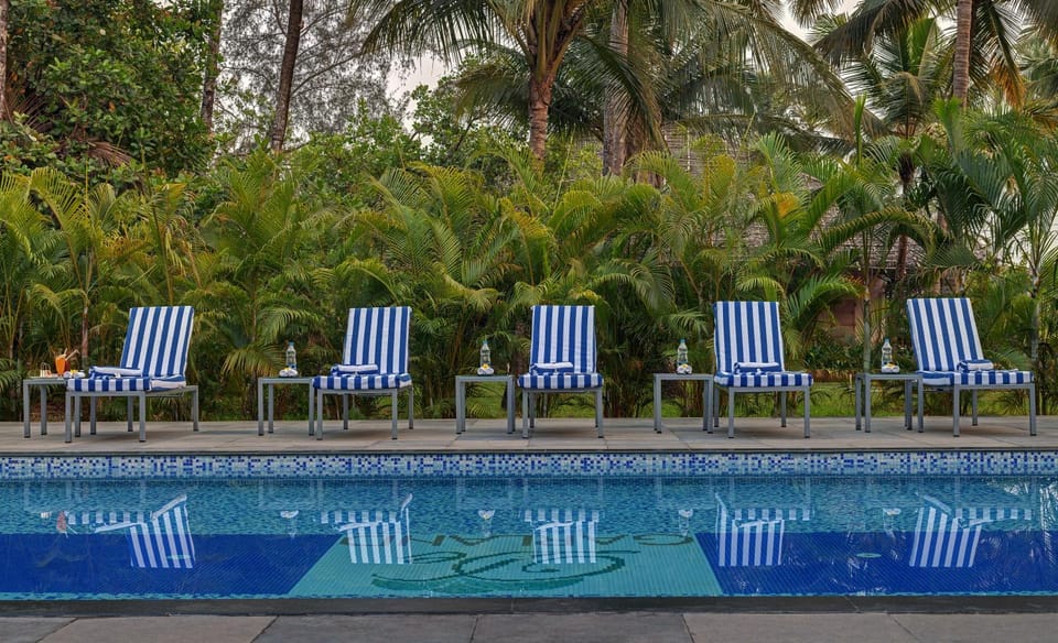 Swimming pool, Swimming pool, sunbed