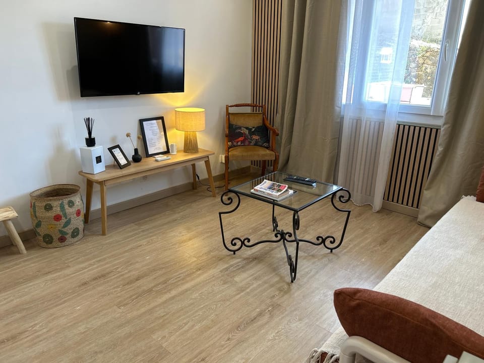 Logement Ajaccio Proche centre-ville Parking Gratuit Apartment in Ajaccio