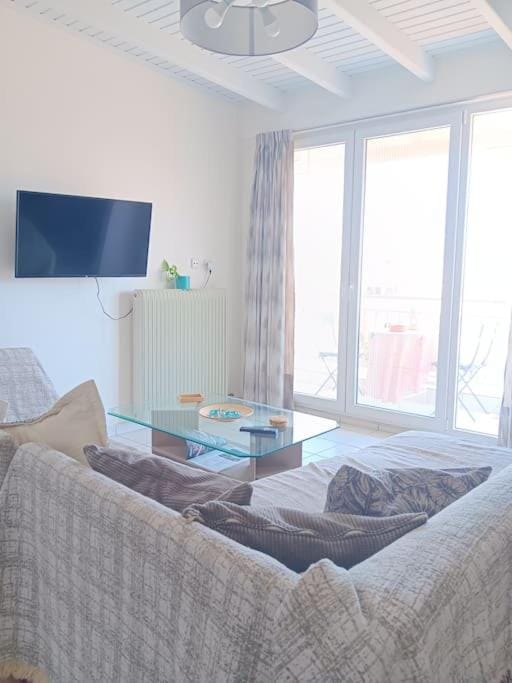 Beautiful Loft Ilion Apartment in Athens