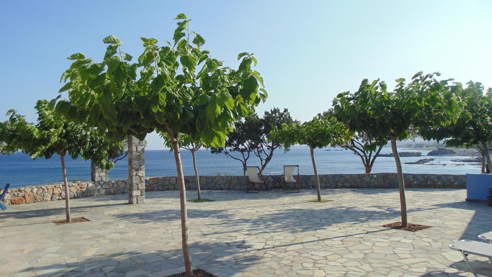Property building, Balcony/Terrace, Sea view