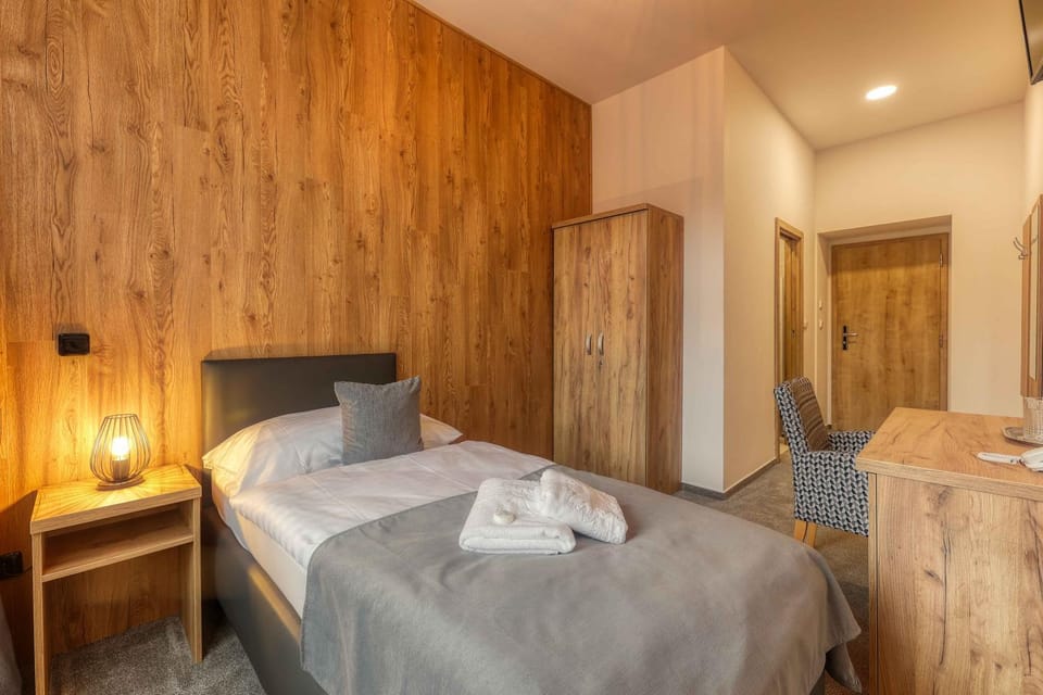 Bed, Bedroom, wardrobe