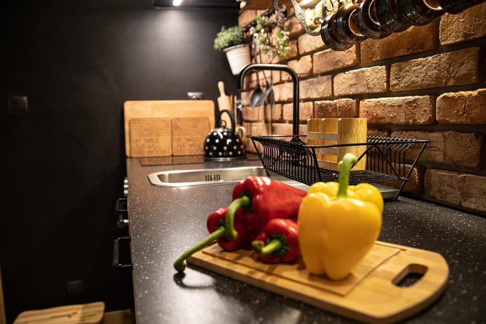 Kitchen or kitchenette, Food and drinks, Food