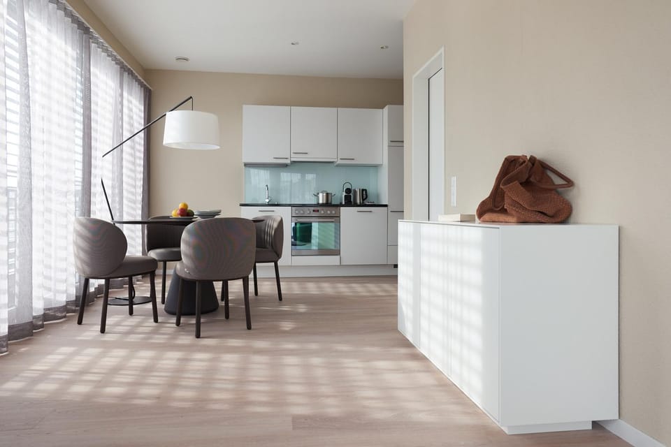 Kitchen or kitchenette, Living room, Seating area, Dining area, pet friendly, stove