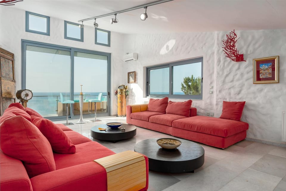 Living room, Seating area