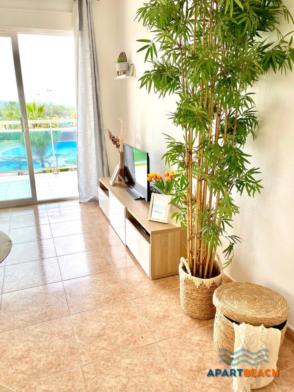 APARTBEACH LOS JUNCOS 2 RESIDENCIAL y JUNTO PLAYA Apartment in La Pineda