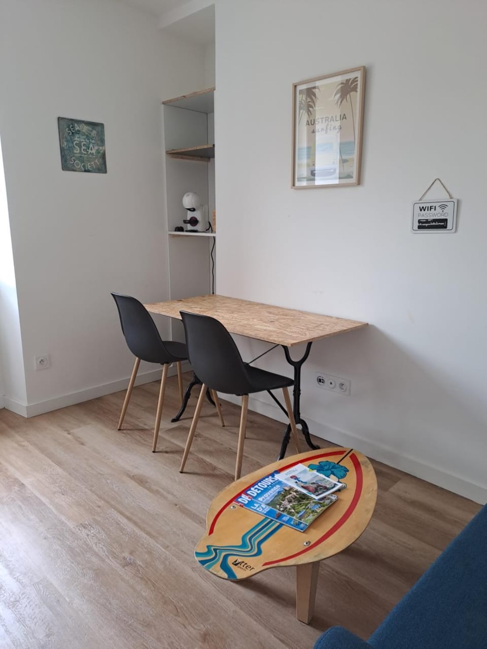 Seating area, Dining area