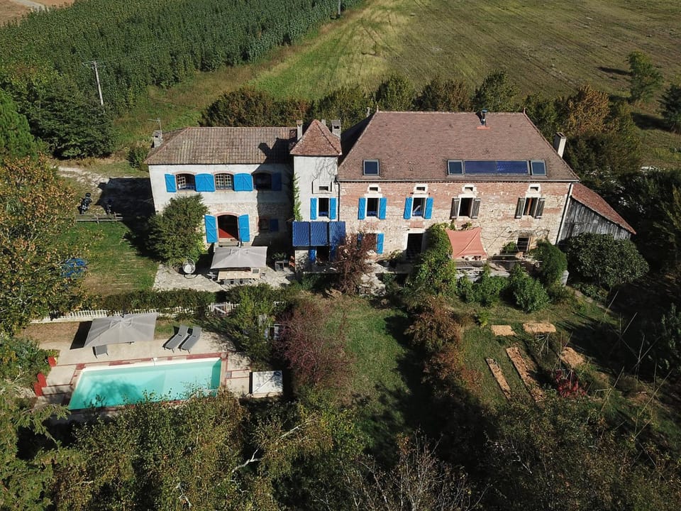 Property building, Natural landscape, Bird's eye view, Pool view