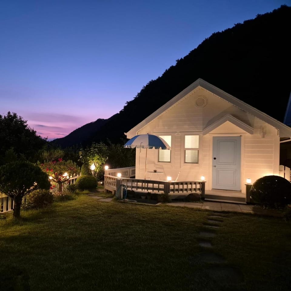 Property building, Natural landscape, Garden view, Mountain view