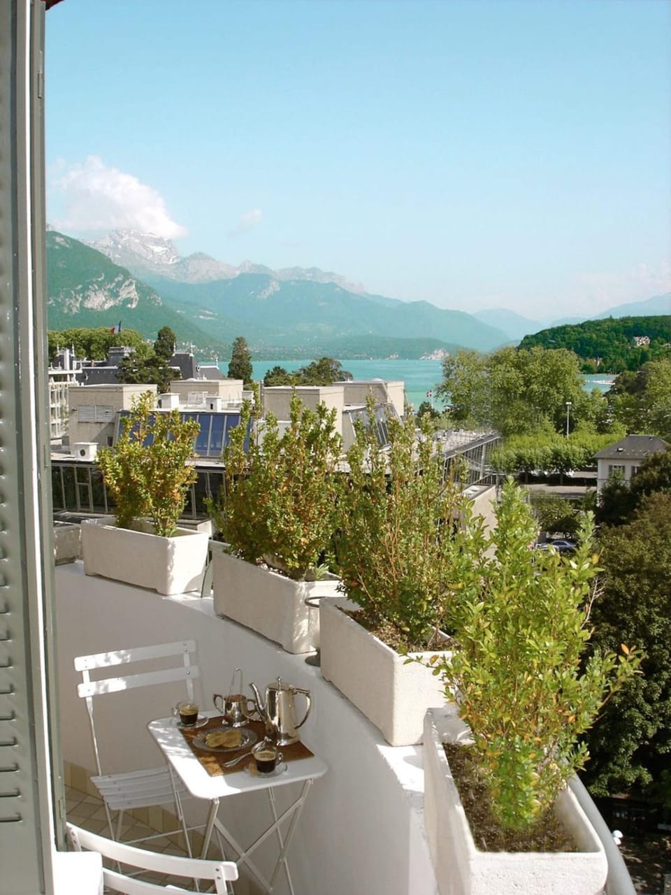 Panoramic View Apartment in Annecy