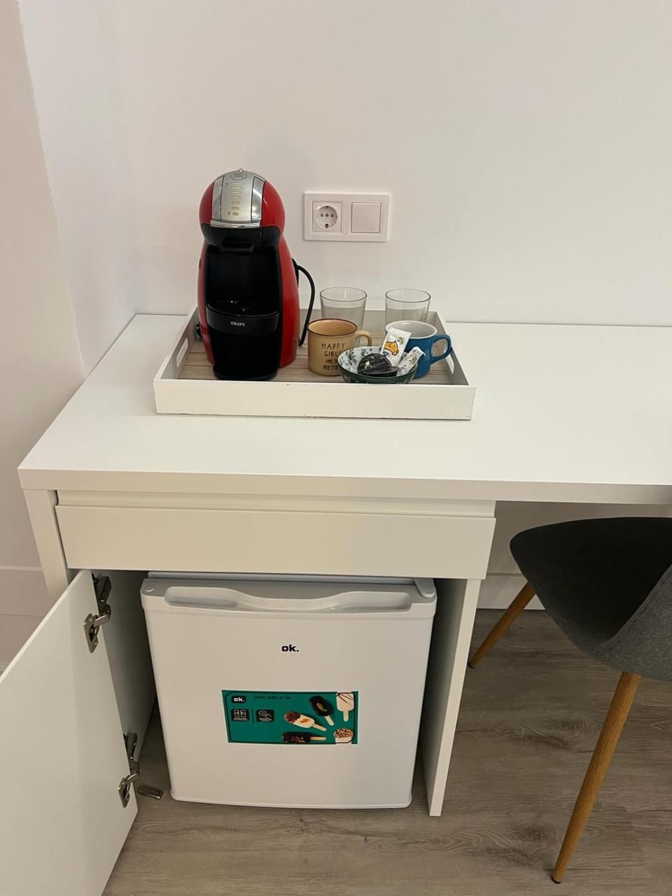 Coffee/tea facilities, hair dresser