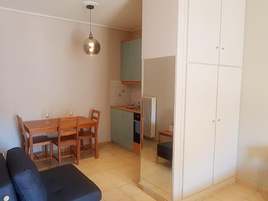 Athens Campus Renovated Studio Apartment @ Ilisia Apartment in Athens