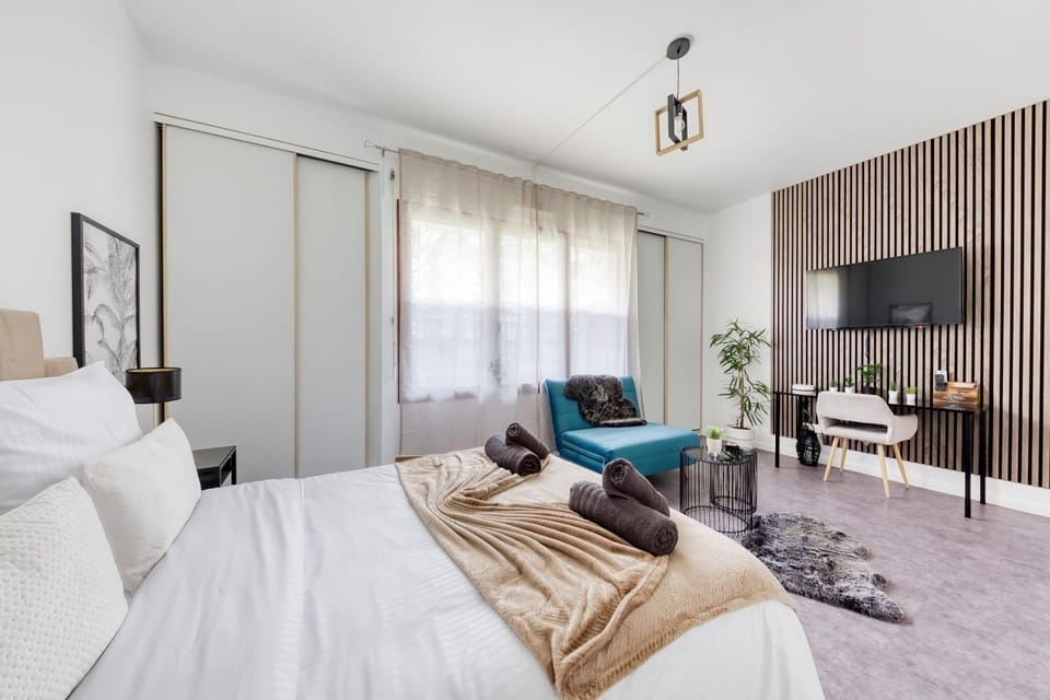 Bed, TV and multimedia, Photo of the whole room, Evening entertainment