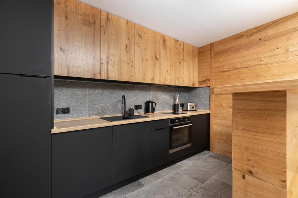 Coffee/tea facilities, Kitchen or kitchenette, Communal kitchen, minibar, stove